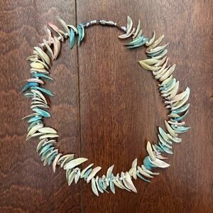 Vintage Multicolor Pastel Dyed Shell Choker Necklace with a Barrel Clasp